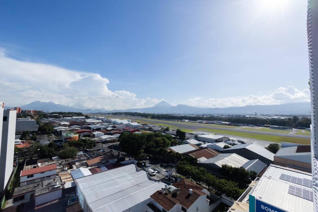 Amazing Volcano Views In Front Of Airport Apartamento